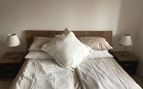 Newly Refurbished Spacious And Cosy Apartment St. John